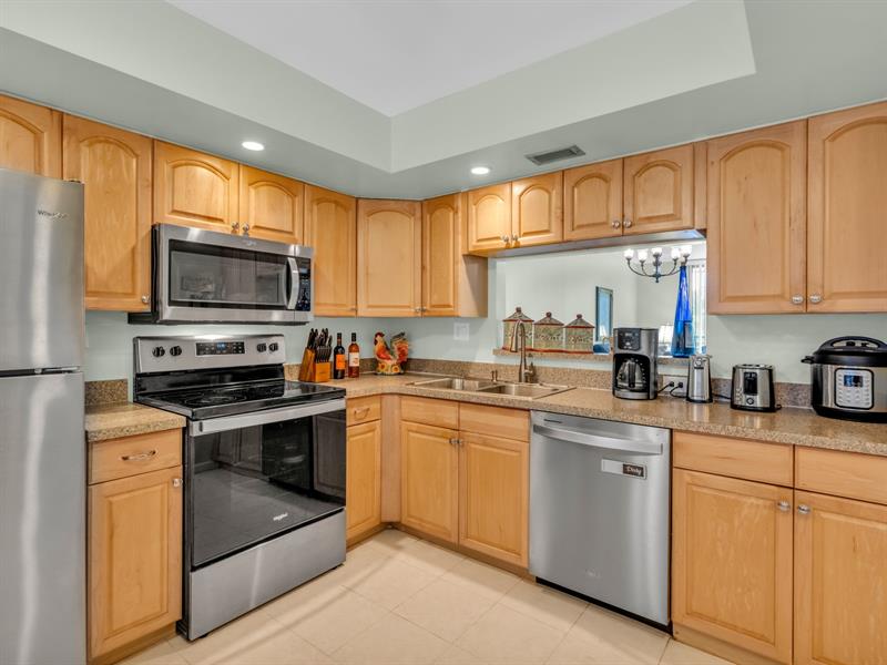 Image 14 of 51 For 1101 Colony Point Cir  422
