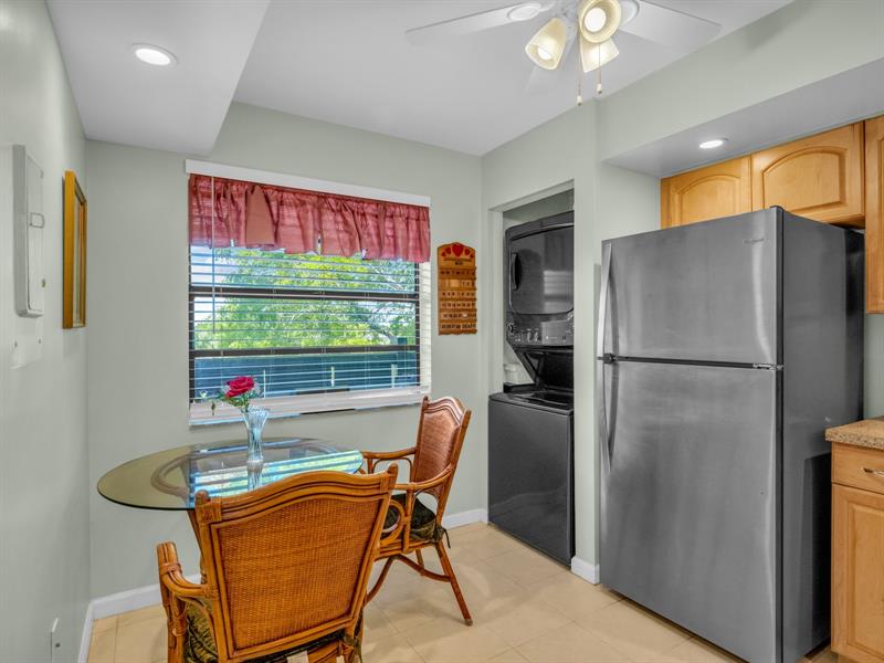 Image 15 of 51 For 1101 Colony Point Cir  422