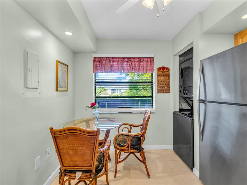 Image 16 of 51 For 1101 Colony Point Cir  422