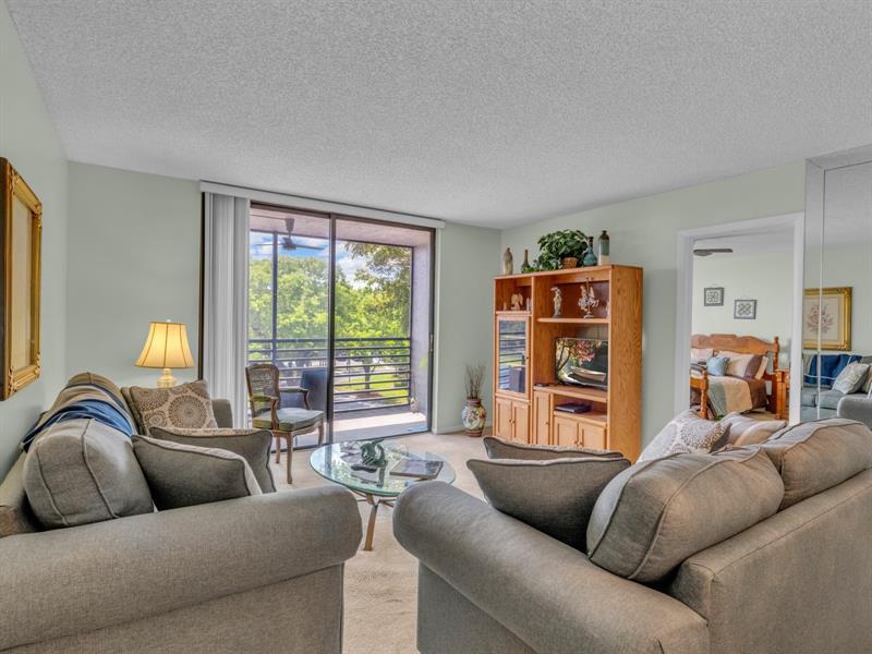 Image 21 of 51 For 1101 Colony Point Cir  422