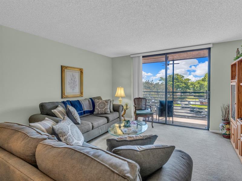 Image 22 of 51 For 1101 Colony Point Cir  422