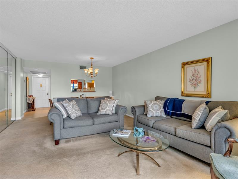 Image 23 of 51 For 1101 Colony Point Cir  422