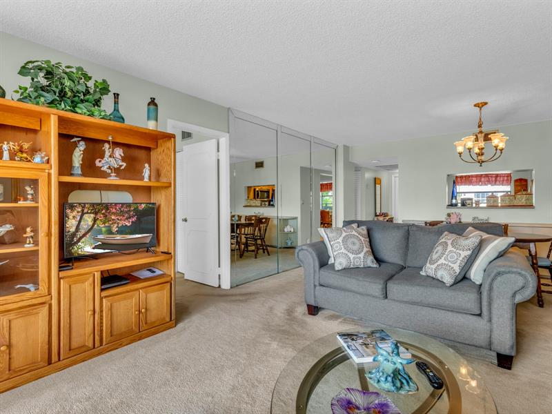 Image 24 of 51 For 1101 Colony Point Cir  422