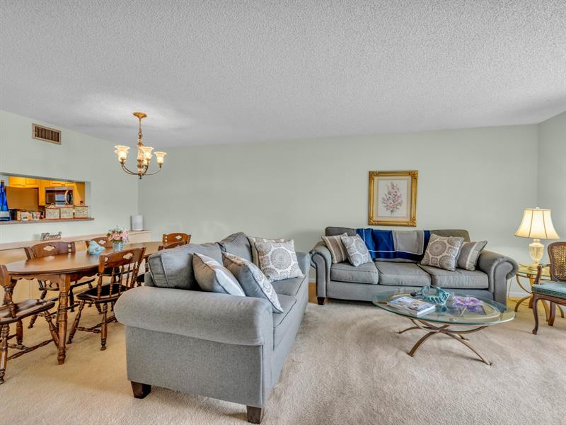Image 25 of 51 For 1101 Colony Point Cir  422