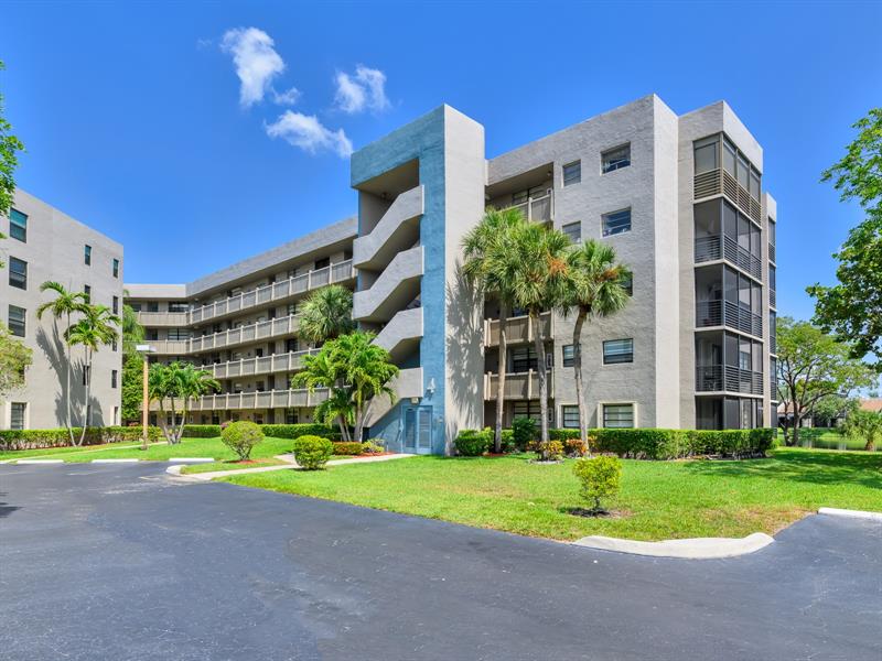 Image 3 of 51 For 1101 Colony Point Cir  422