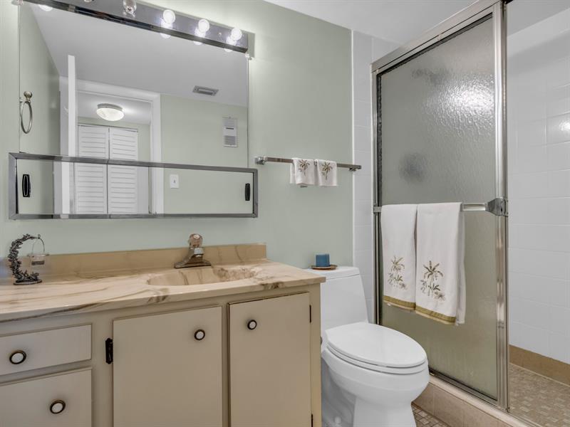 Image 34 of 51 For 1101 Colony Point Cir  422