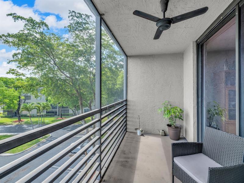 Image 39 of 51 For 1101 Colony Point Cir  422