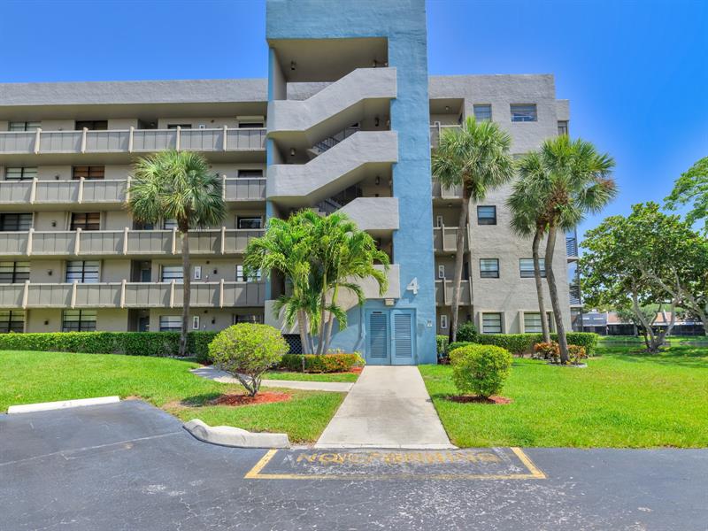 Image 4 of 51 For 1101 Colony Point Cir  422