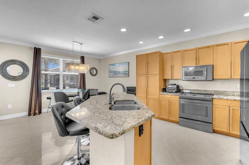 Image 13 of 49 For 15519 51st Pl