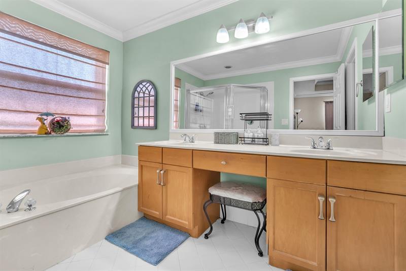 Image 31 of 49 For 15519 51st Pl