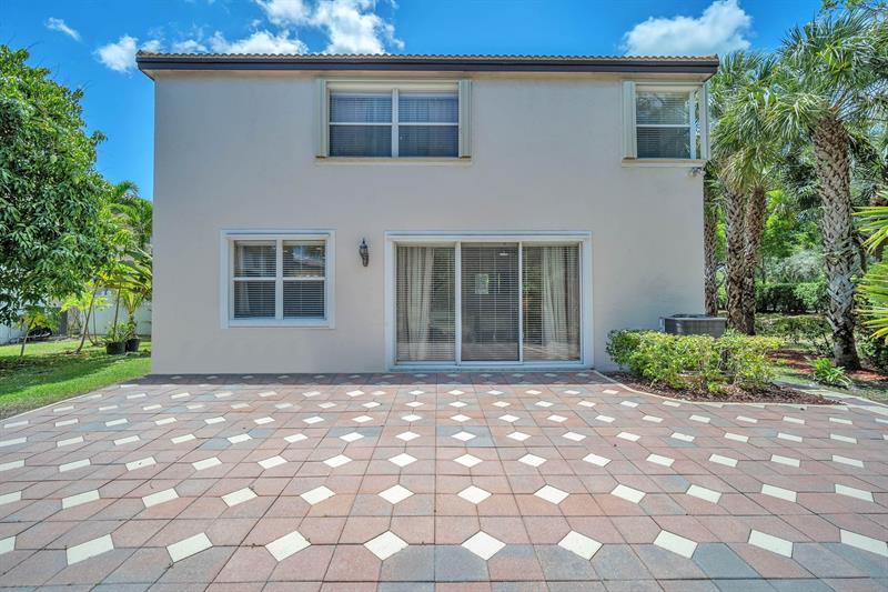 Image 36 of 49 For 15519 51st Pl