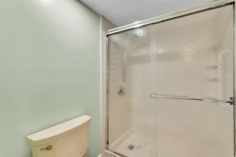 Image 23 of 53 For 4020 Palm Aire Dr  503