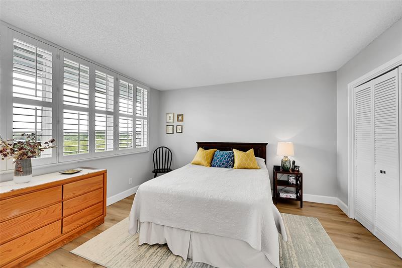 Image 24 of 53 For 4020 Palm Aire Dr  503