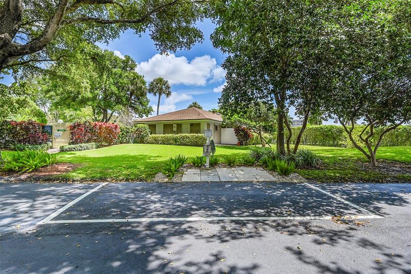 Image 38 of 53 For 4020 Palm Aire Dr  503