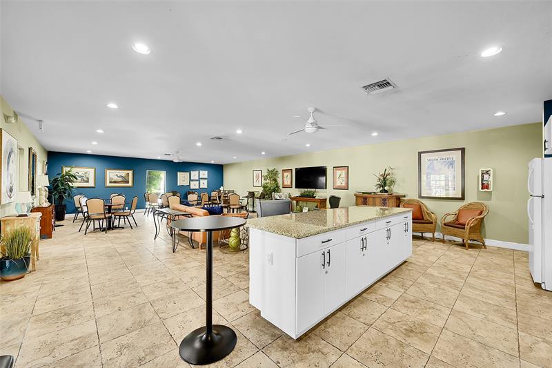 Image 41 of 53 For 4020 Palm Aire Dr  503