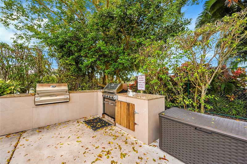 Image 43 of 53 For 4020 Palm Aire Dr  503