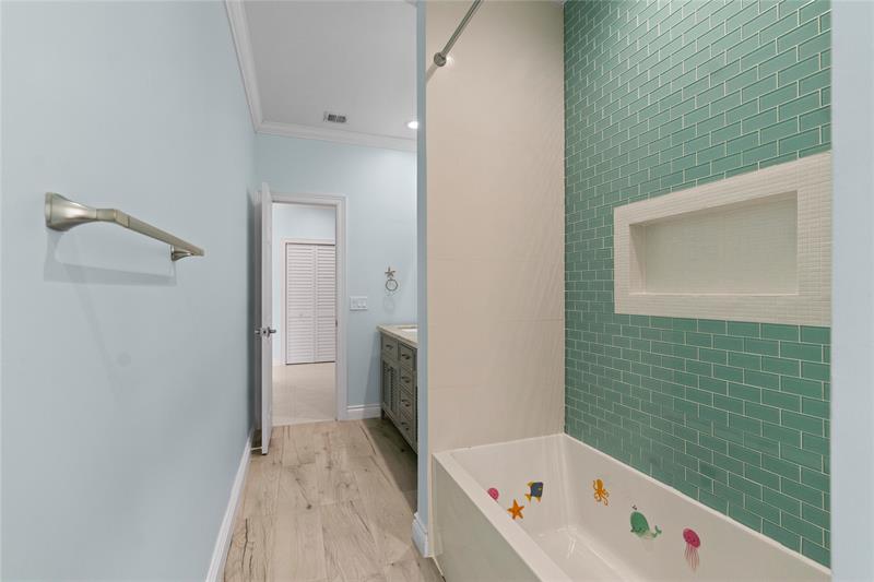 Image 15 of 41 For 1141 101st Ave