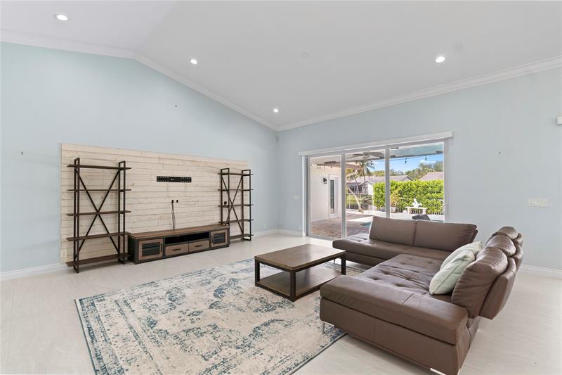 Image 4 of 41 For 1141 101st Ave