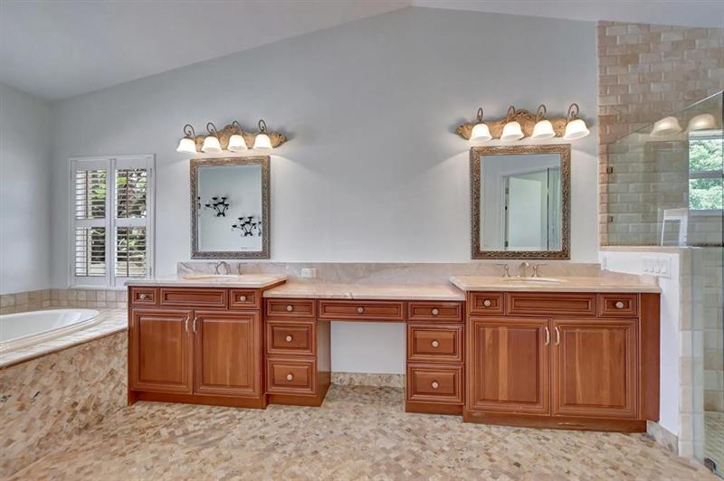 Image 24 of 77 For 11106 Whispering Pines Ln