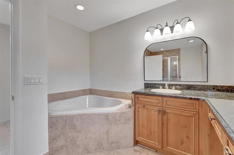 Image 32 of 77 For 11106 Whispering Pines Ln