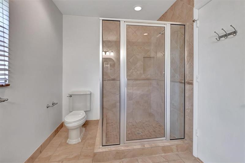 Image 33 of 77 For 11106 Whispering Pines Ln