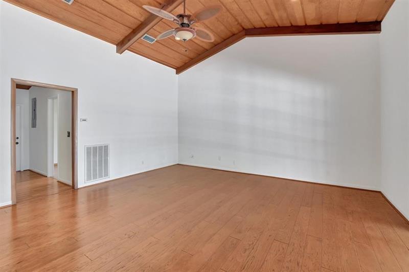 Image 45 of 77 For 11106 Whispering Pines Ln