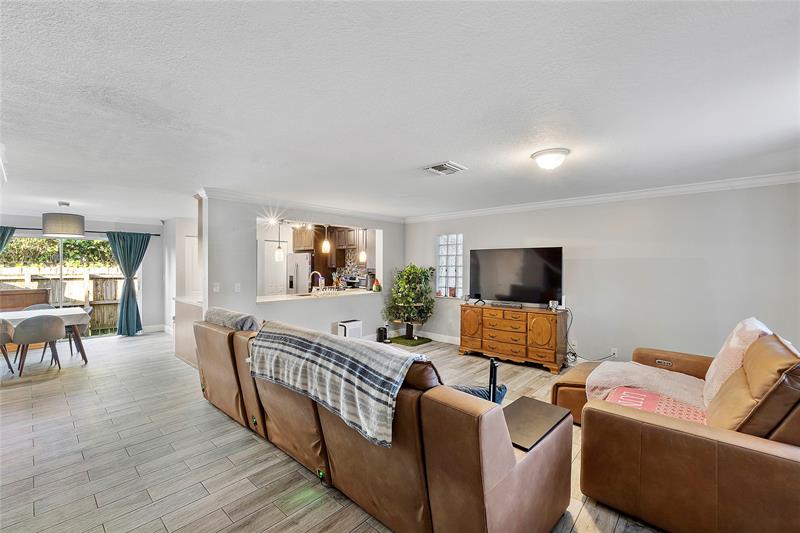 Image 7 of 26 For 12242 36th Pl  12242