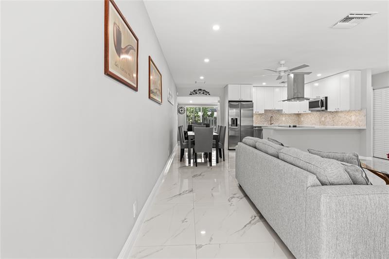 Image 13 of 41 For 409 27th Dr  