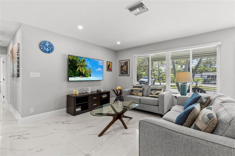 Image 15 of 41 For 409 27th Dr  