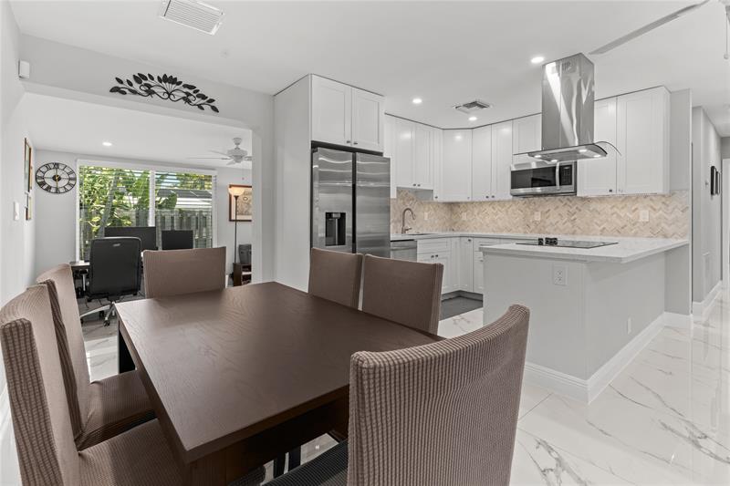 Image 18 of 41 For 409 27th Dr  