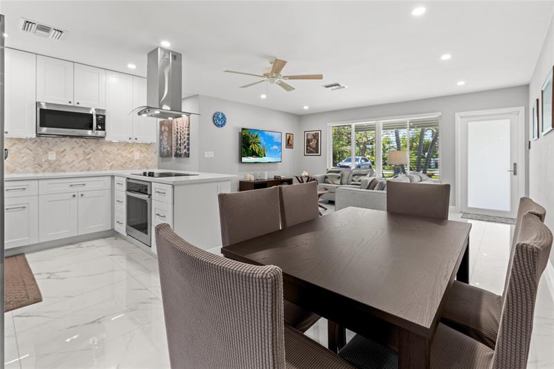 Image 19 of 41 For 409 27th Dr  