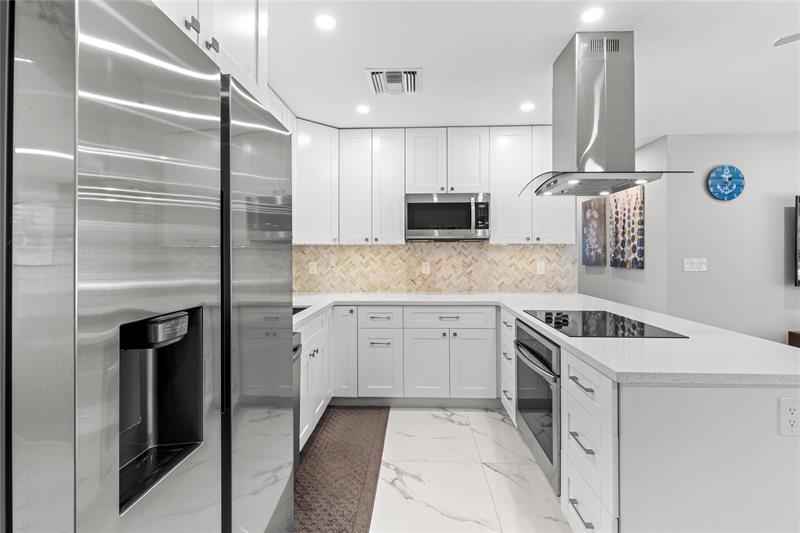 Image 22 of 41 For 409 27th Dr  