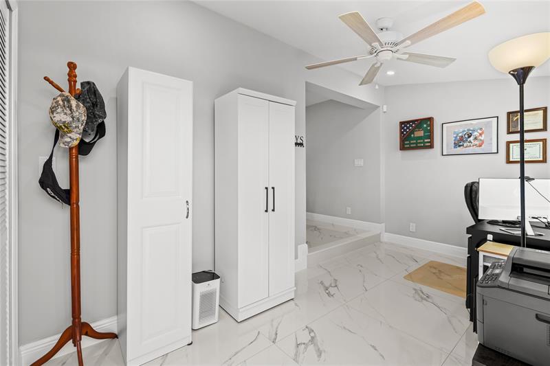 Image 24 of 41 For 409 27th Dr  