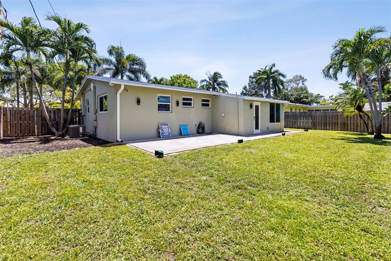 Image 27 of 41 For 409 27th Dr  