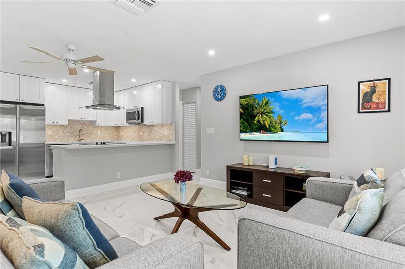 Image 3 of 41 For 409 27th Dr  