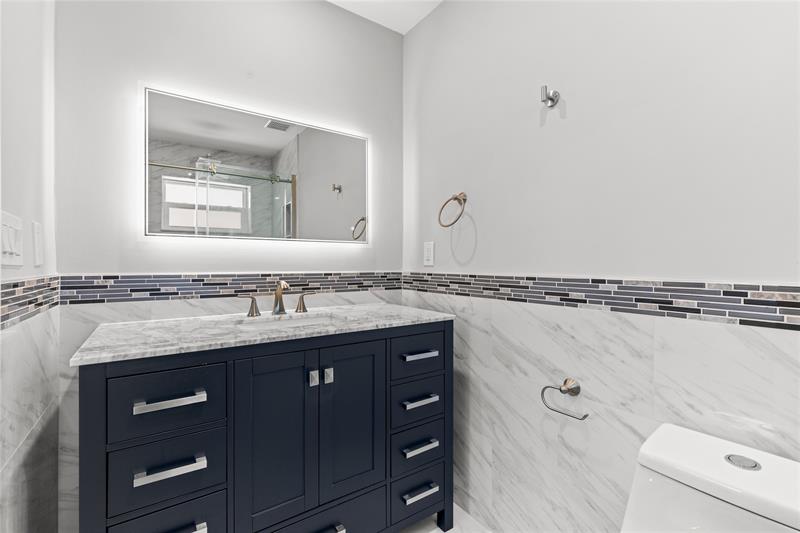 Image 6 of 41 For 409 27th Dr  