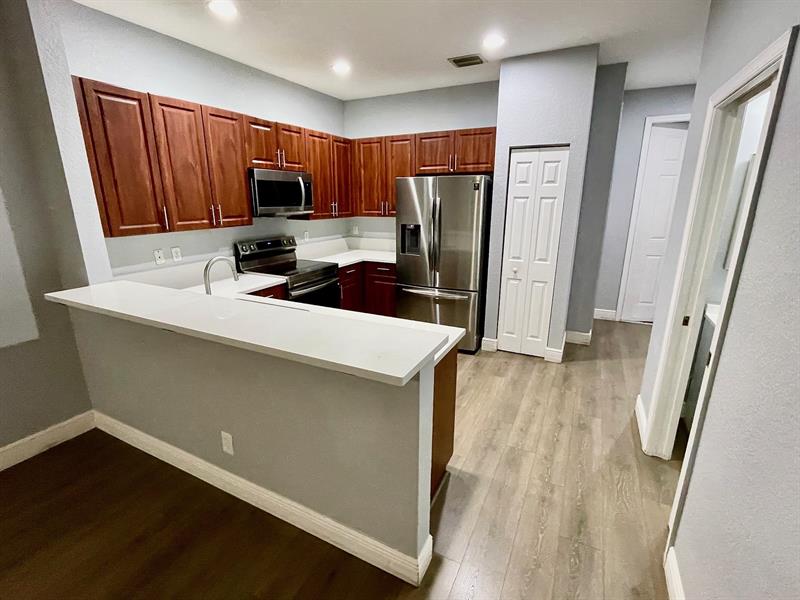 Image 3 of 22 For 1414 34th Way