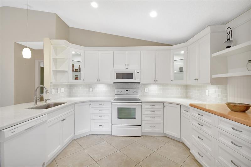 Image 15 of 47 For 134 Riverbend Dr
