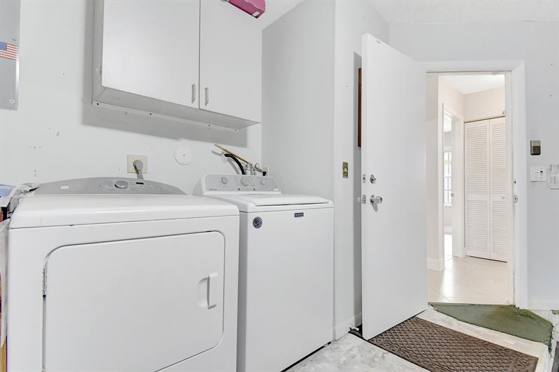Image 33 of 47 For 134 Riverbend Dr