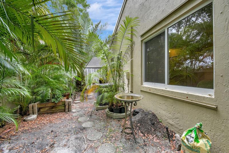 Image 37 of 47 For 134 Riverbend Dr