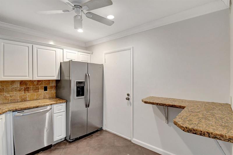 Image 15 of 36 For 6201 Falls Circle Dr  207