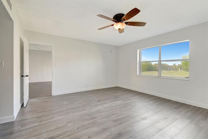 Image 18 of 36 For 6201 Falls Circle Dr  207