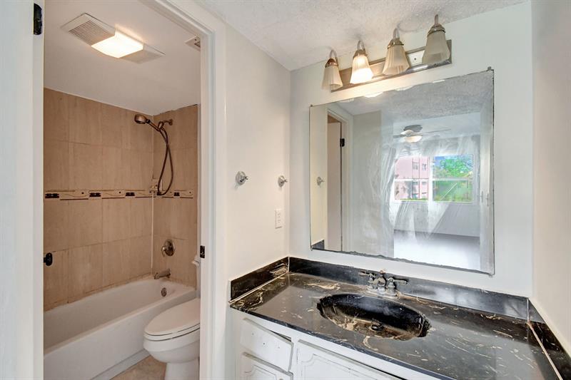 Image 20 of 36 For 6201 Falls Circle Dr  207