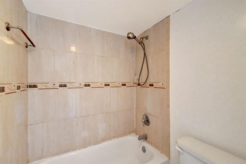 Image 22 of 36 For 6201 Falls Circle Dr  207