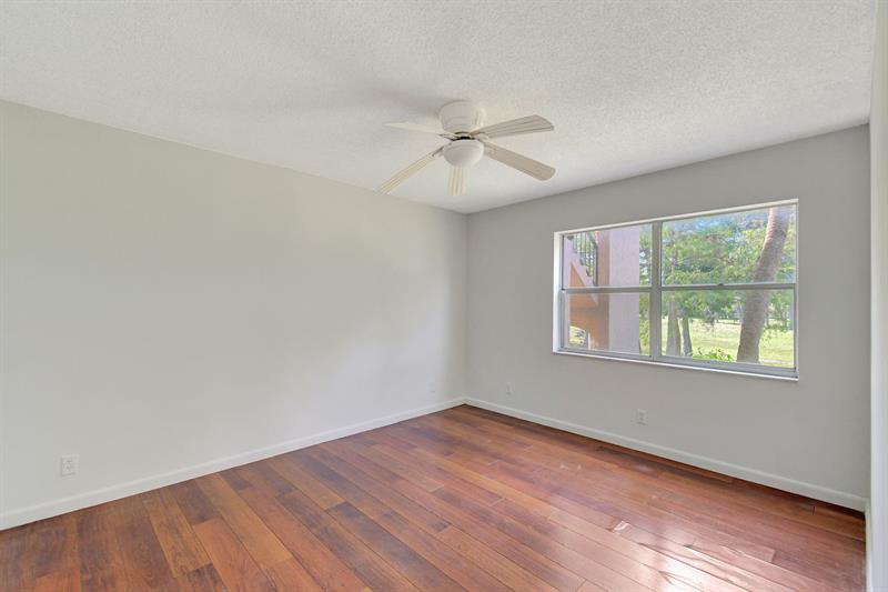 Image 24 of 36 For 6201 Falls Circle Dr  207