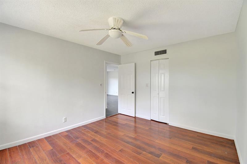 Image 26 of 36 For 6201 Falls Circle Dr  207