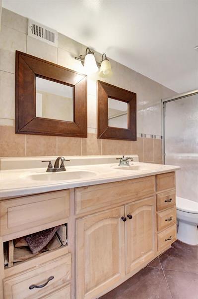 Image 28 of 36 For 6201 Falls Circle Dr  207