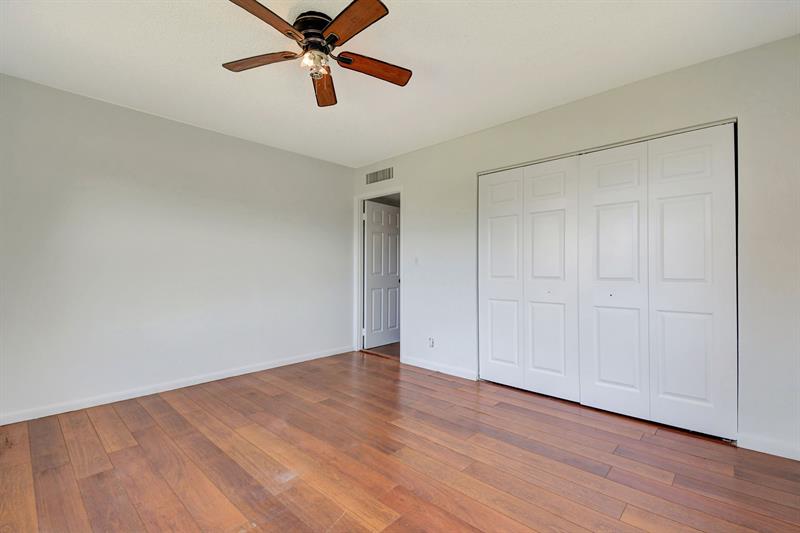 Image 31 of 36 For 6201 Falls Circle Dr  207