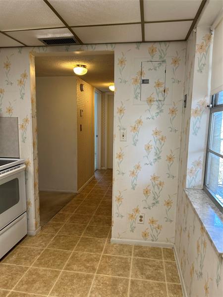 Image 13 of 26 For 4191 41st St  312