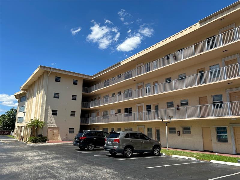 Image 5 of 26 For 4191 41st St  312